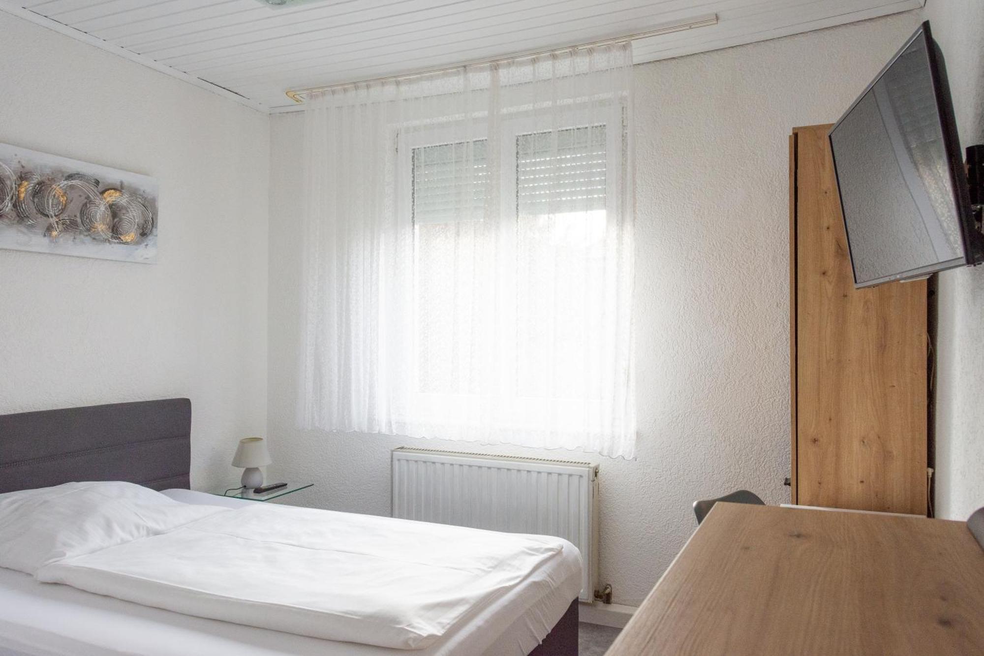 Hotel-Cocco-Bello In Der Villa Foret Ludwigsburg Buitenkant foto