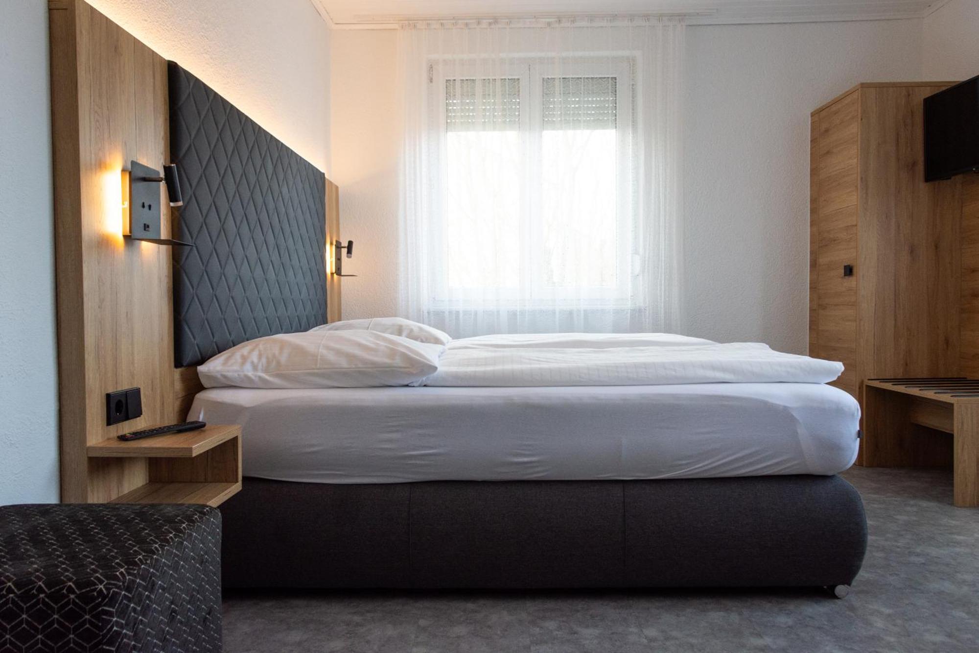 Hotel-Cocco-Bello In Der Villa Foret Ludwigsburg Buitenkant foto