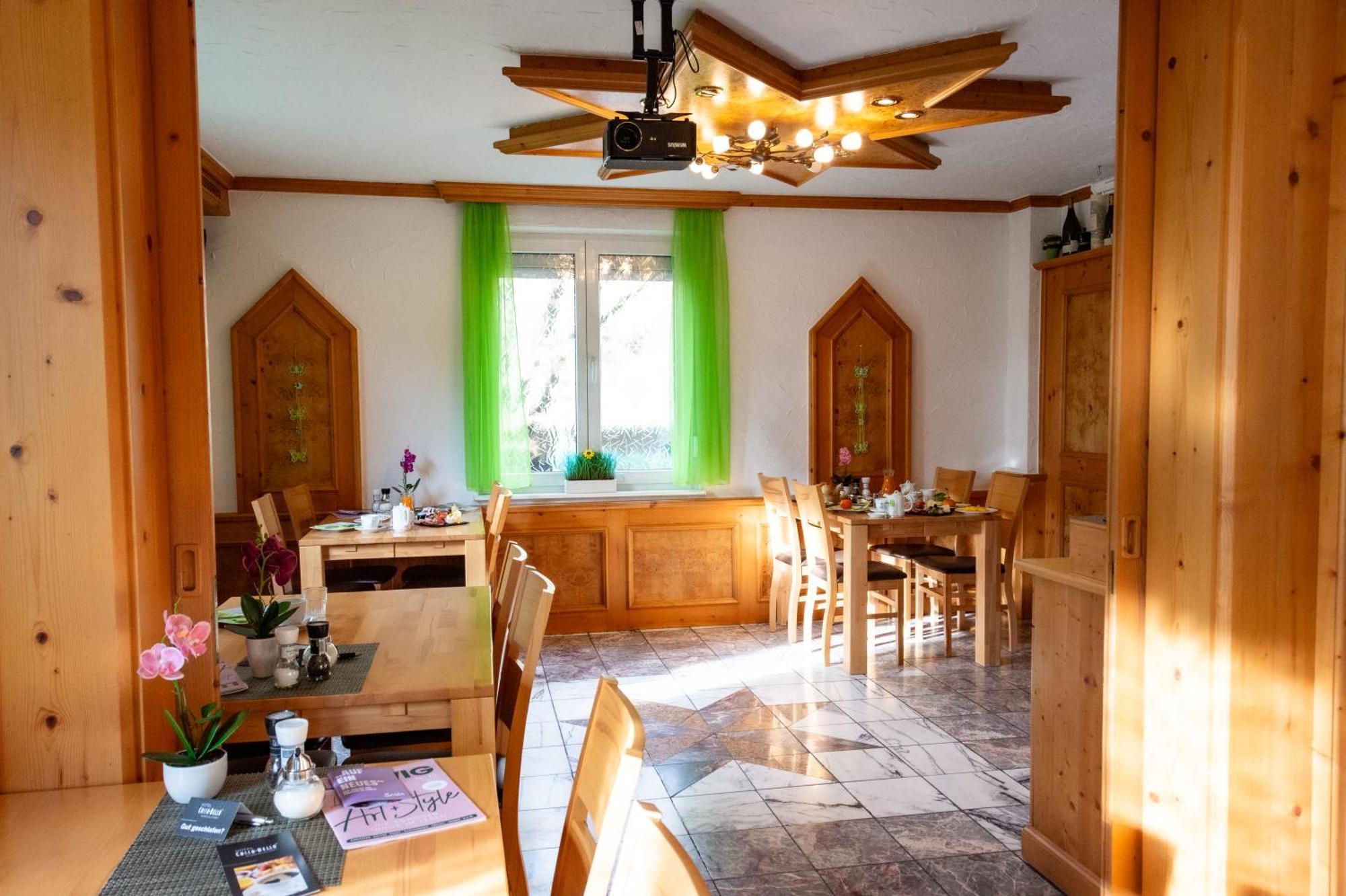 Hotel-Cocco-Bello In Der Villa Foret Ludwigsburg Buitenkant foto