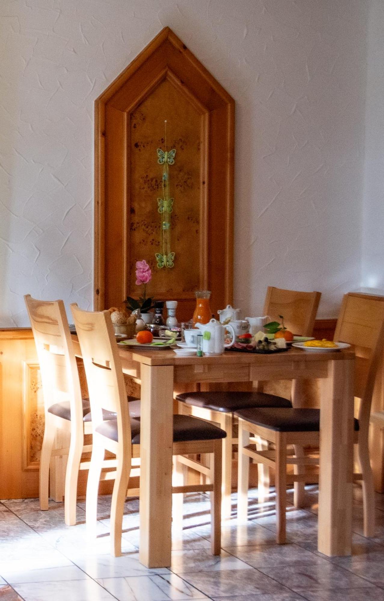 Hotel-Cocco-Bello In Der Villa Foret Ludwigsburg Buitenkant foto